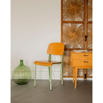 Chaise aux pieds vert menthe Alma N°1920 - Bon état DEBONGOUT