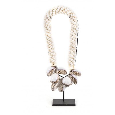 Sculpture collier coquilles naturel DECORATION D’AUTREFOIS