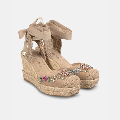 Sandales compensées avec détails de fleurs en strass sur la pointe et fermeture nouée ALMA EN PENA