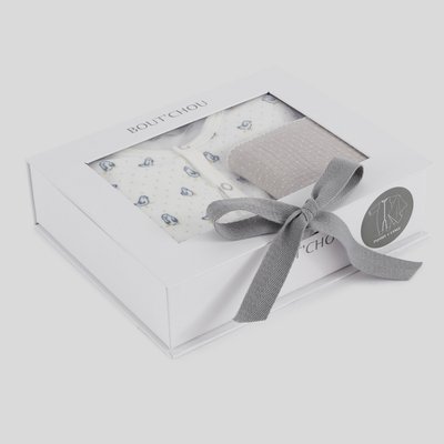 Boîte cadeau contenant un dors-bien  imprimé et un lange, contenant du coton BOUT'CHOU