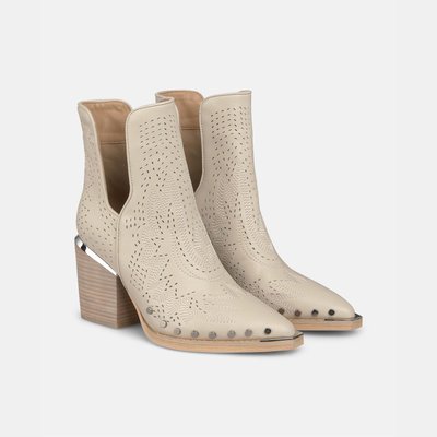 Bottines à talons en cuir avec broderies sur la tige et ouverture ALMA EN PENA