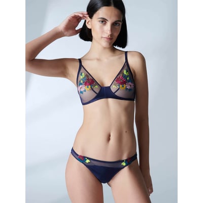 Tanga, ELSA SIMONE PERELE