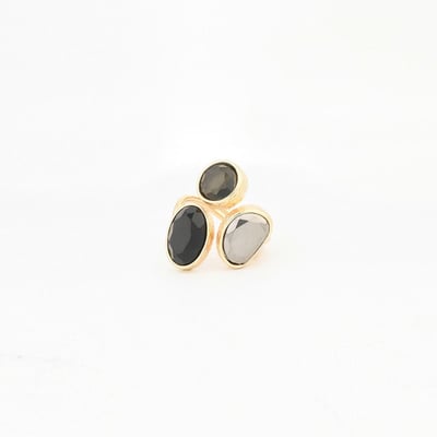 Bague 3 cabochons à facettes gris et noirs BALABOOSTE