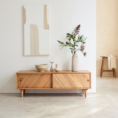 Meuble TV en bois massif 135 cm 2 portes  PACÔME BERAH GETAH