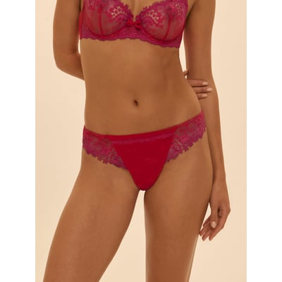 Tanga, WISH SIMONE PERELE