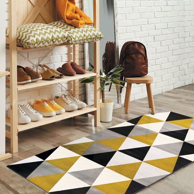 Tapis toucher laineux motif triangles THE DECO FACTORY