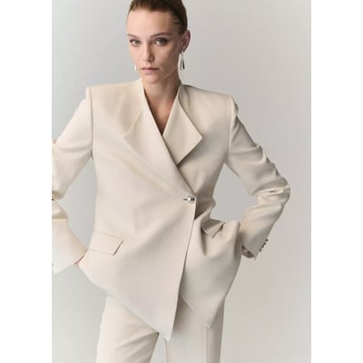 Veste tailleur détail à rabat MANGO