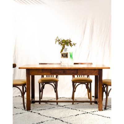 Table à manger en chêne foncé Romy N°1609 - Bon état DEBONGOUT