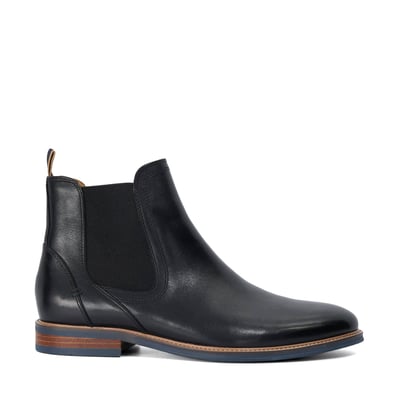 Rehaussez votre look avec McKinley, notre version moderne de la botte chelsea classique. Disponible - MCKINLEY Wide Fit DUNE LONDON