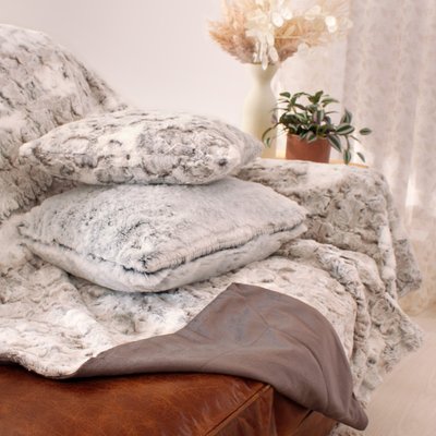 Coussin en imitation fourrure HOME MAISON