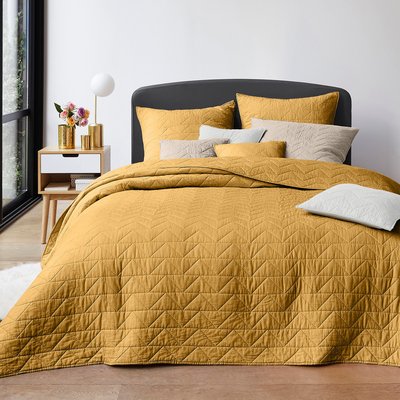 Quilted Throw with Zigzag Stitching LA REDOUTE INTERIEURS