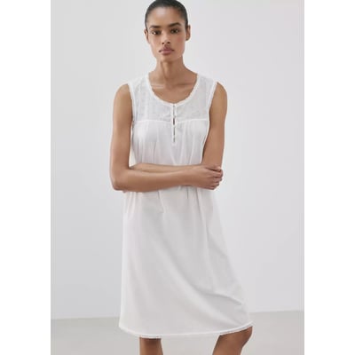 Chemise de nuit en coton à broderies ajourées MANGO