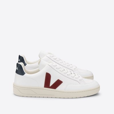 Baskets à lacets en cuir V12 VEJA