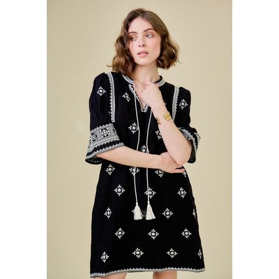 Halblanges Kleid mit Ethnomuster SEE U SOON