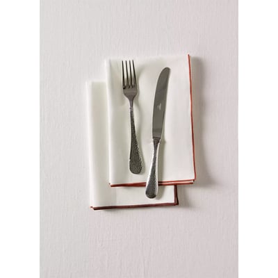 Serviettes de table en lin overlock MANGO HOME