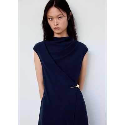 Robe drapée détail bijou MANGO