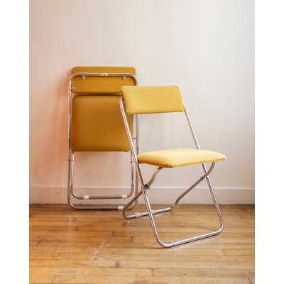 Paire de chaises jaune moutarde pliantes Alma N°1647 - Bon état DEBONGOUT