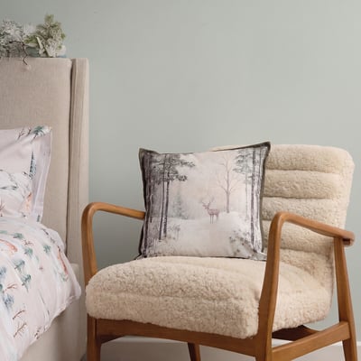 Woodland Stag Scene Cushion ÉDITÉ