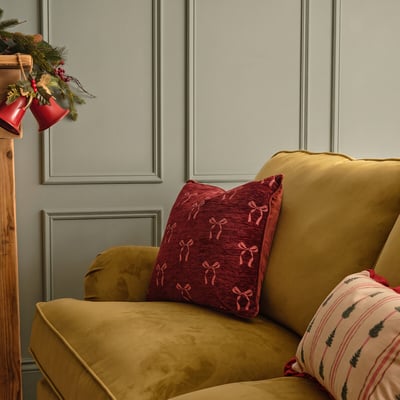 Vintage Bow Chenille Cushion ÉDITÉ