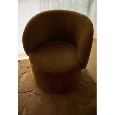 Fauteuil en velours finition noyer, Auguste GABRIELLE PARIS