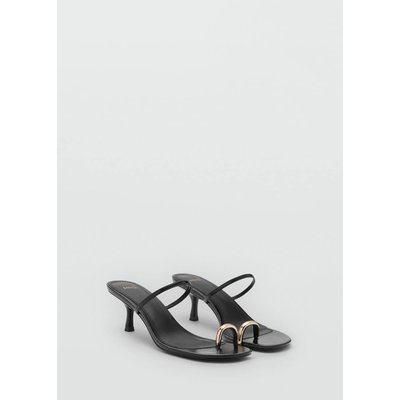 Sandales talon détail métallique MANGO
