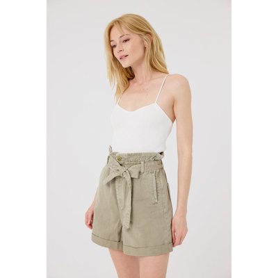 Short délicat à nœud à la taille ASTOU ARTLOVE