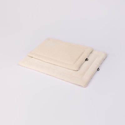 Tapis de voyage imitation fourrure LOUNGE PILLOW VILLA