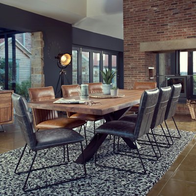 Table à manger 240 cm chêne massif pied central croisé OKA PIER IMPORT