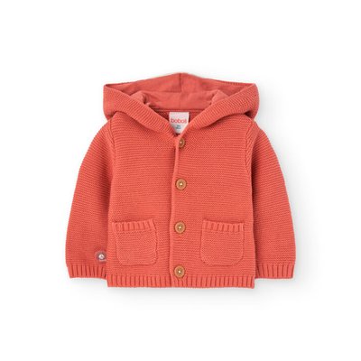 Veste en tricot avec capuche et fermeture par boutons BOBOLI