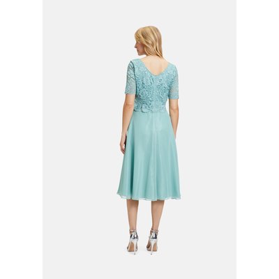 Robe de cocktail en dentelle VERA MONT