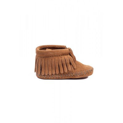 Chaussons souples en cuir suede FRINGE BOOTIES MINNETONKA