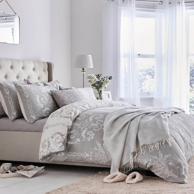 Parure de lit fleurie baroque Damassé Josette Steel pour grand lit double LAURA ASHLEY