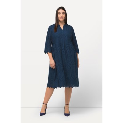 Robe midi en dentelle ajourée. Silhouette ULLA POPKEN
