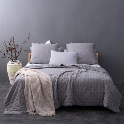 Couvre lit matelassé et moelleux LINDER