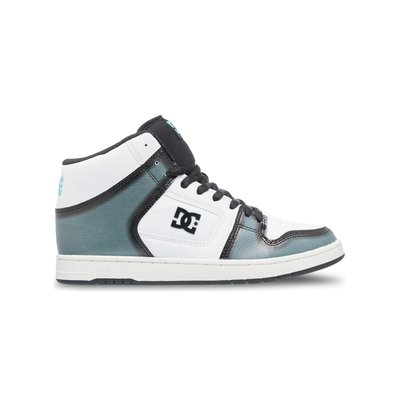 Chaussures à lacets MANTECA. DC SHOES