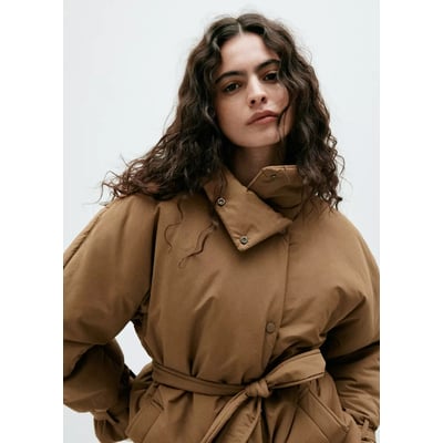 Anorak matelassé avec ceinture MANGO