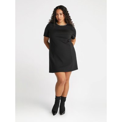 Robe courte avec encolure brodée, à fermer dans le dos par un bouton FIORELLA RUBINO
