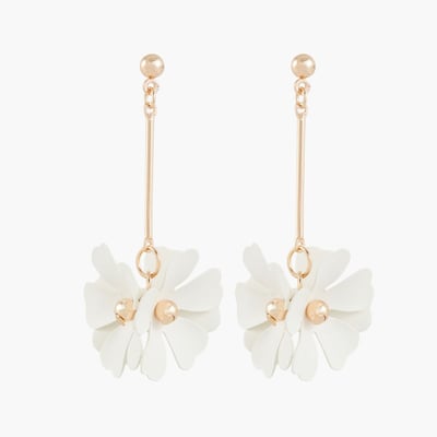 Boucles d'oreilles pendantes fleurs blanches BALABOOSTE