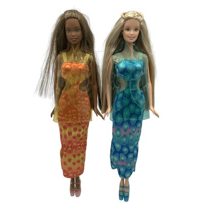 Lot de 2 poupées Amazing Nails Christie et Barbie 2002 - Bon état MATTEL