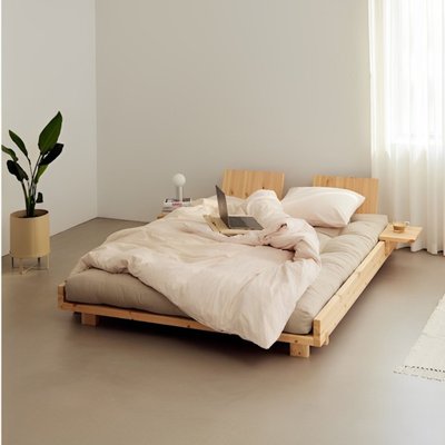 Lit SOCIAL BED en pin massif naturel avec dossiers et 2 tables de chevet 180x200 KARUP DESIGN