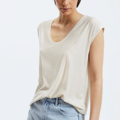 Finely Striped T-Shirt with V-Neck PIECES