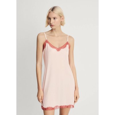 Chemise de nuit finition dentelle MANGO