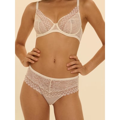 Shorty, RADIEUSE SIMONE PERELE
