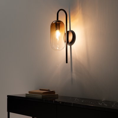 Wandleuchte Linterna, bernsteinfarbenes Glas AM.PM