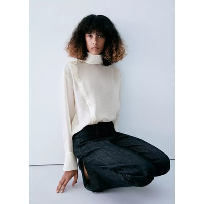 Blouse en lyocell à col montant MANGO