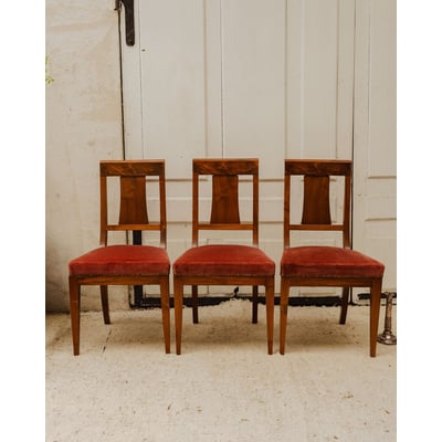 Lot de 3 chaises en bois et tissu rouge Claude N°1705 - Bon état DEBONGOUT