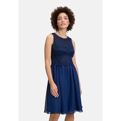 Robe de soirée en dentelle VERA MONT