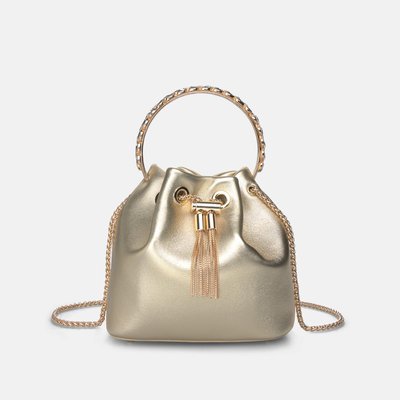Sac à main avec pendentif et chaîne métallique ALMA EN PENA