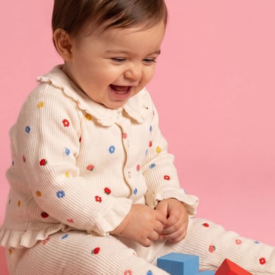 Ensemble tricot imprimé contenant de la laine BOUT'CHOU