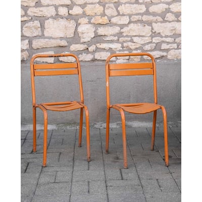 Paire de chaises Tolix en métal orange Alma N°1943 - Bon état DEBONGOUT